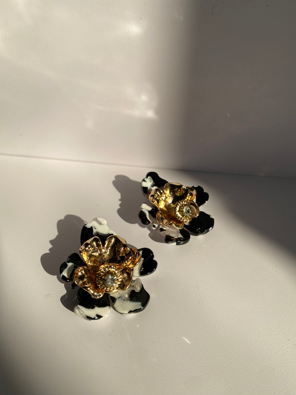 Black & White Flower Stud