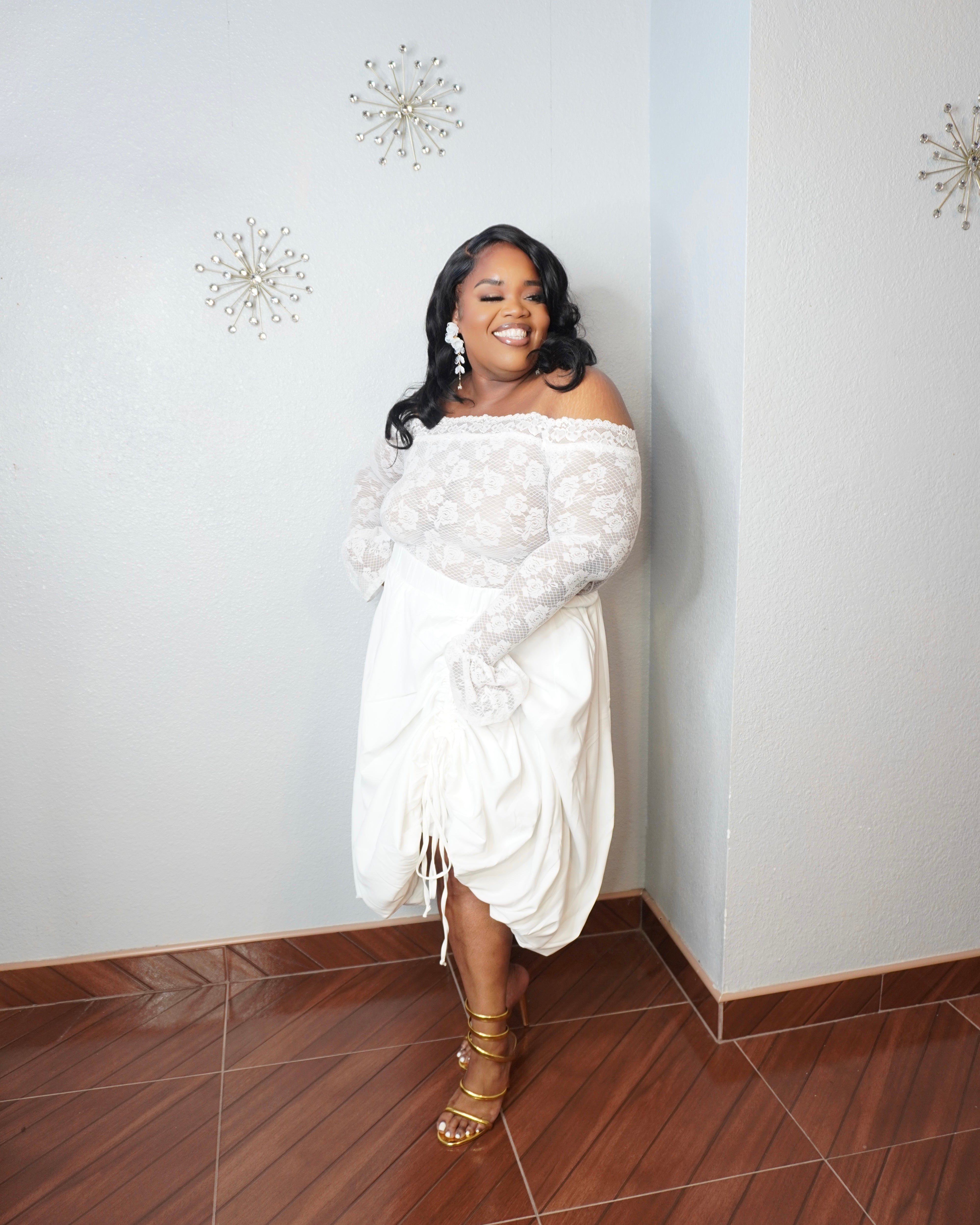 Elegant white skirt for curvy women